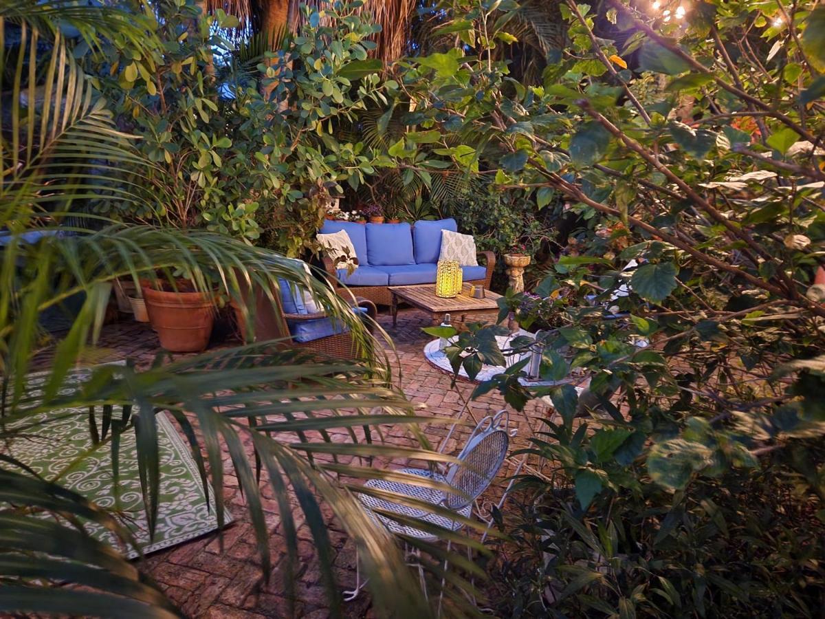 Chateau Gardens Hotel Lake Worth Beach Bagian luar foto